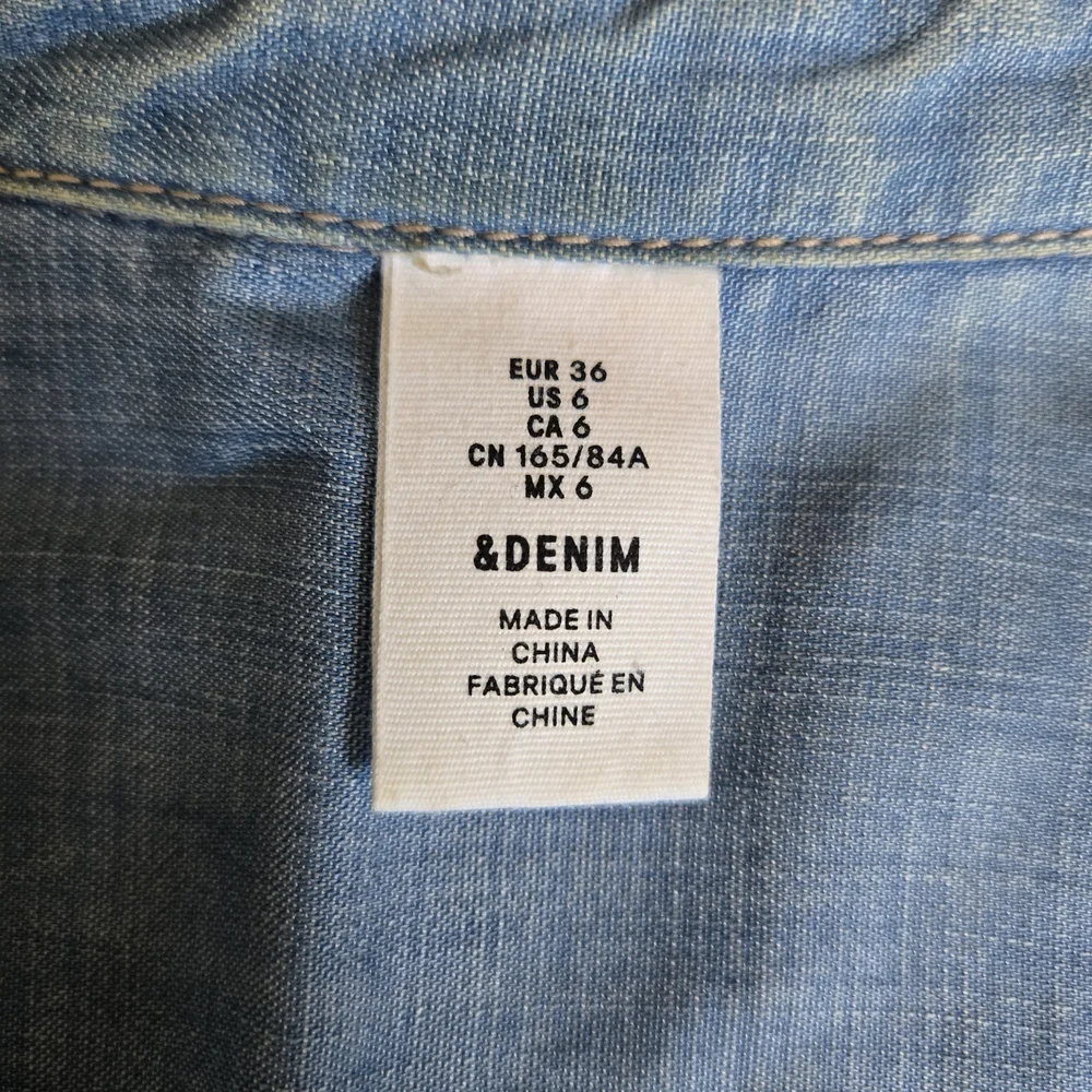 H&M Light Blue Button Down Shirt - Picture 3 of 4
